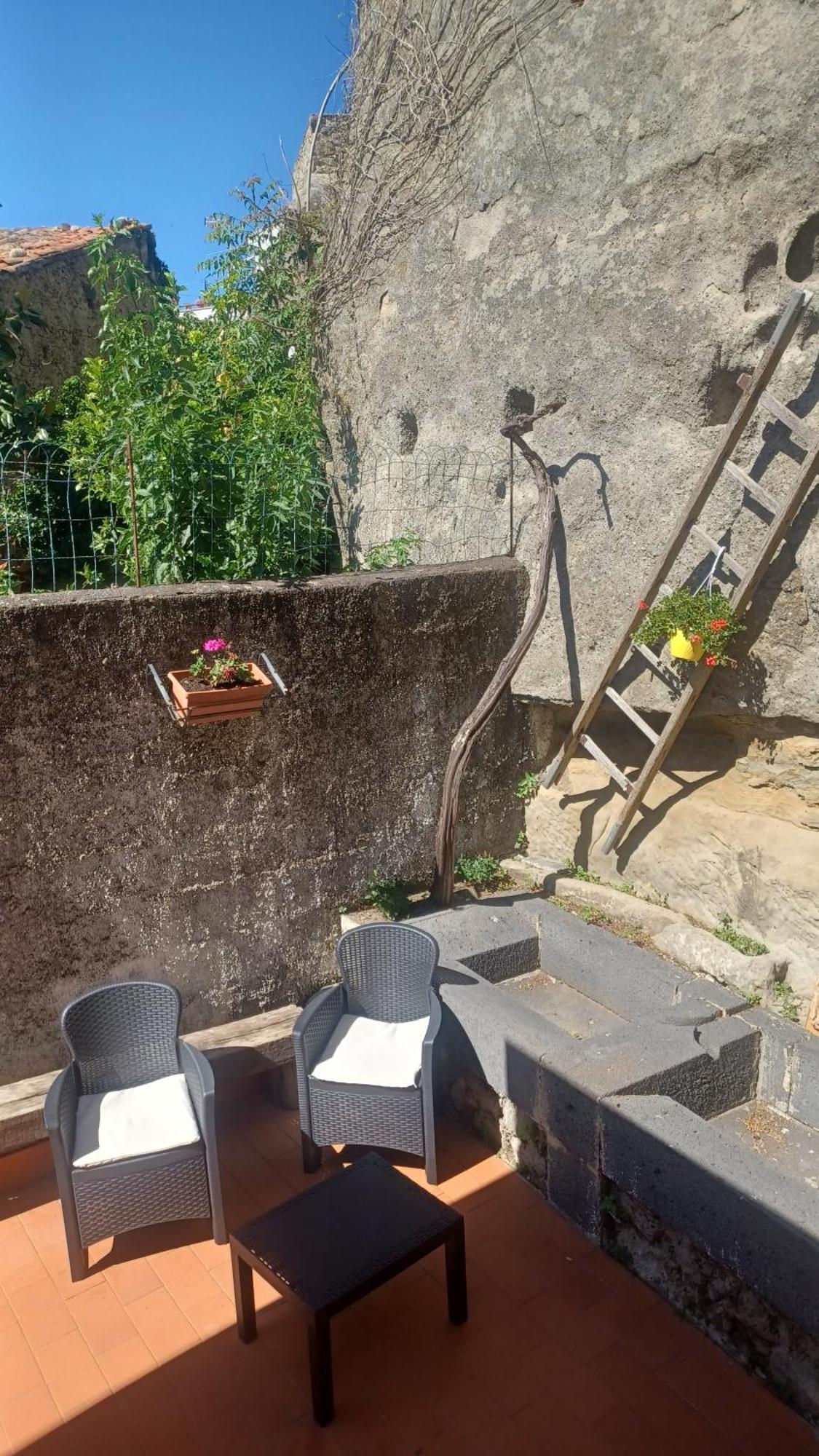 B&B Le Vie Del Borgo Castiglione De Sicilia Exterior photo